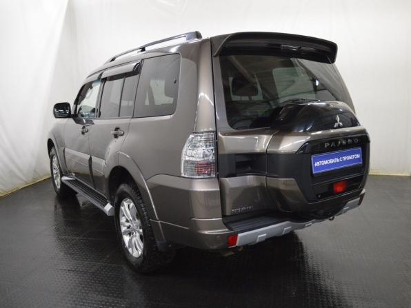 Mitsubishi Pajero IV Рестайлинг 2 с пробегом 2015 года, цена 2 550 000 рублей, 174000 км, внедорожник, Автокод Объявления
