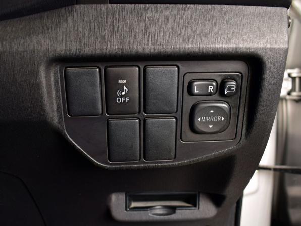 Toyota Prius III Рестайлинг (XW30) с пробегом 2012 года, цена 1 179 995 рублей, 186727 км, лифтбек, Автокод Объявления