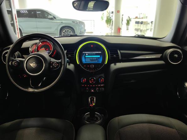 Mini Hatch III (F55/F56) Рестайлинг с пробегом 2019 года, цена 1 499 000 рублей, 143151 км, хэтчбек, Автокод Объявления