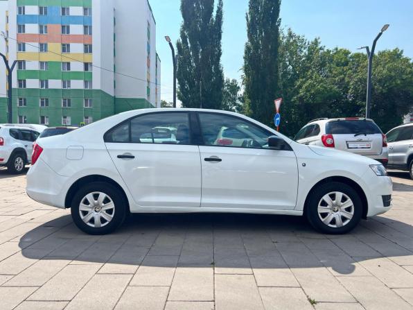 Skoda Rapid I с пробегом 2015 года, цена 950 000 рублей, 207547 км, лифтбек, Автокод Объявления