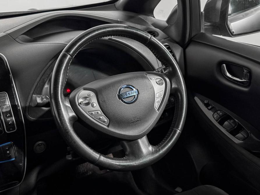 Nissan Leaf I (ZE0/AZE0) Санкт-Петербург  - изображение 14