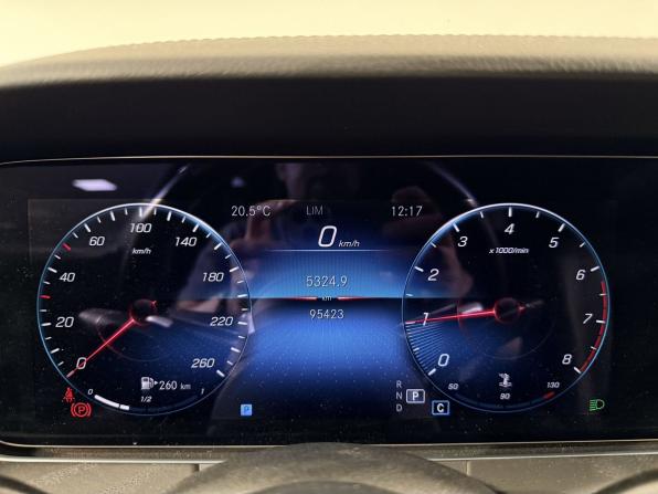 Mercedes-Benz E-Класс V (W213 S213 C238) Рестайлинг с пробегом 2022 года, цена 4 690 000 рублей, 95000 км, седан, Автокод Объявления
