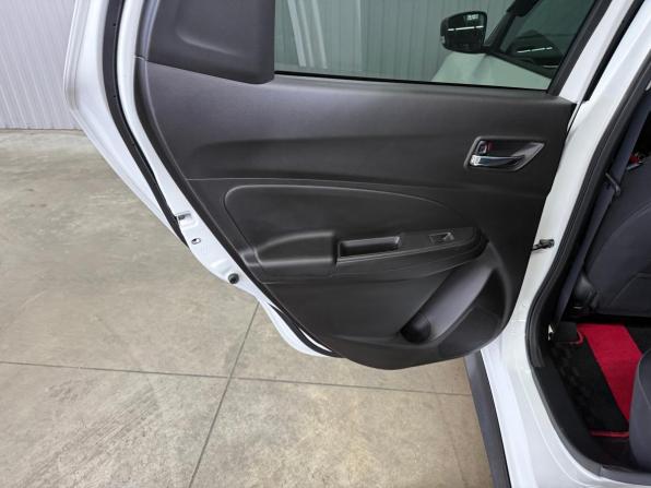 Suzuki Swift V с пробегом 2022 года, цена 1 437 000 рублей, 61424 км, хэтчбек, Автокод Объявления