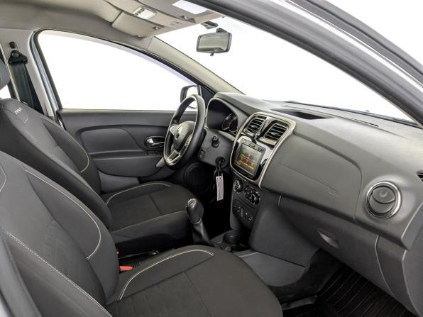 Renault Sandero II Рестайлинг с пробегом 2019 года, цена 1 240 000 рублей, 32690 км, хэтчбек, Автокод Объявления