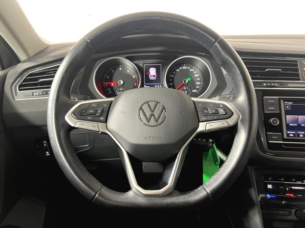 Volkswagen Tiguan II Рестайлинг с пробегом 2021 года, цена 2 890 000 рублей, 63504 км, внедорожник, Автокод Объявления