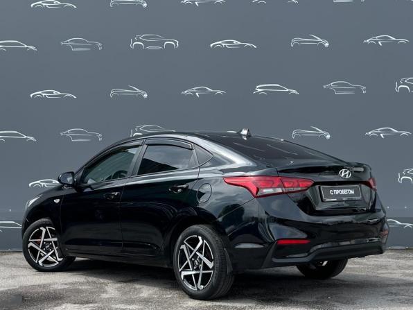Hyundai Solaris II с пробегом 2017 года, цена 1 167 300 рублей, 137052 км, седан, Автокод Объявления