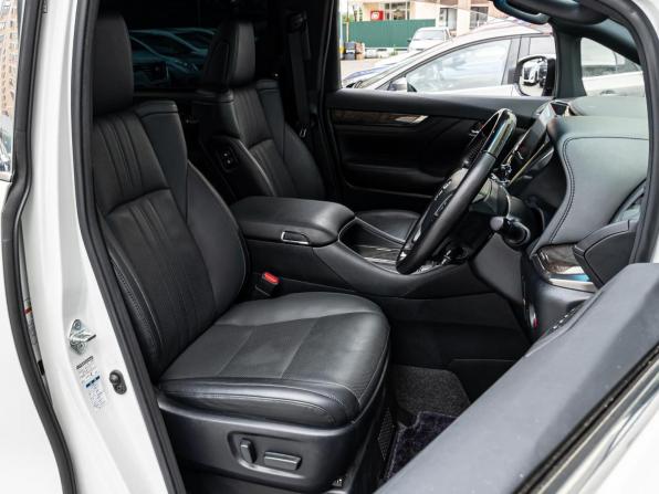 Toyota Alphard III Рестайлинг с пробегом 2020 года, цена 5 360 000 рублей, 88345 км, минивэн, Автокод Объявления