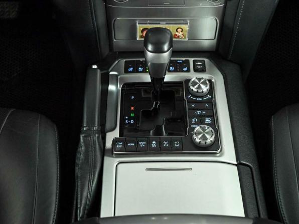 Toyota Land Cruiser 200 Series Рестайлинг 2 с пробегом 2019 года, цена 6 550 000 рублей, 309626 км, внедорожник, Автокод Объявления