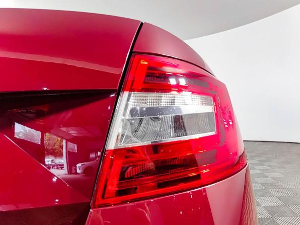 Skoda Octavia III (A7) Рестайлинг с пробегом 2017 года, цена 1 450 000 рублей, 221762 км, лифтбек, Автокод Объявления