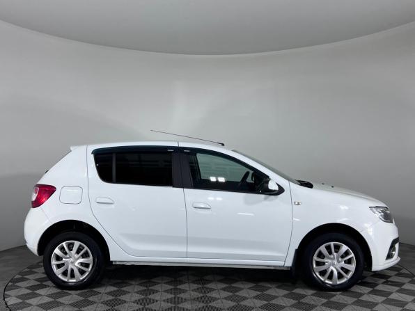 Renault Sandero II Рестайлинг с пробегом 2018 года, цена 960 000 рублей, 70092 км, хэтчбек, Автокод Объявления
