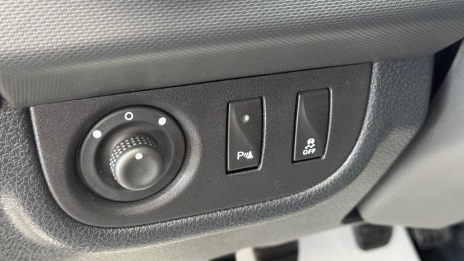 Renault Logan II Рестайлинг с пробегом 2021 года, цена 1 329 000 рублей, 51000 км, седан, Автокод Объявления