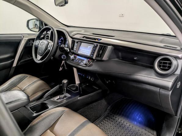 Toyota RAV4 IV (XA40) Рестайлинг с пробегом 2017 года, цена 2 240 000 рублей, 134953 км, внедорожник, Автокод Объявления