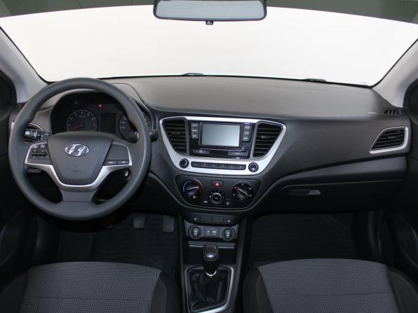Hyundai Solaris II с пробегом 2018 года, цена 1 509 900 рублей, 44036 км, седан, Автокод Объявления
