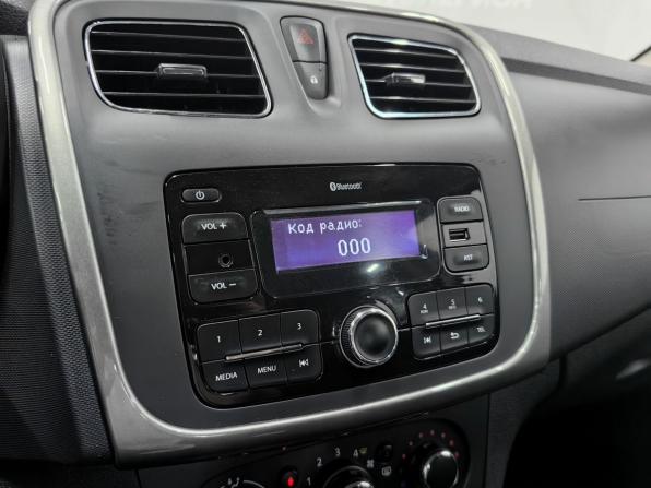 Renault Logan II Рестайлинг с пробегом 2021 года, цена 550 000 рублей, 171000 км, седан, Автокод Объявления