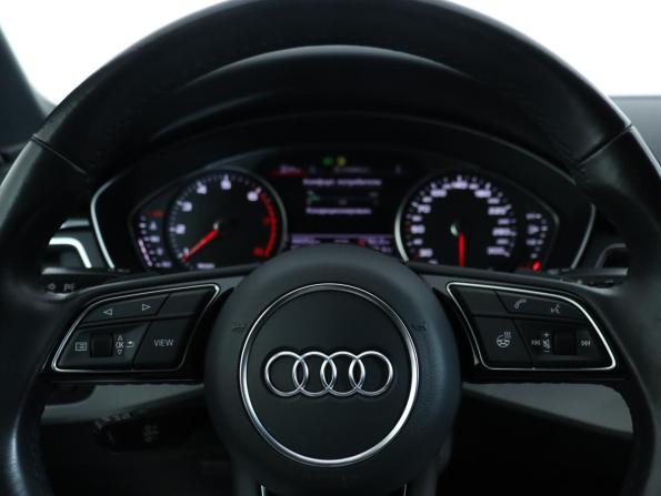 Audi A4 V (B9) Рестайлинг с пробегом 2021 года, цена 3 035 000 рублей, 66100 км, седан, Автокод Объявления