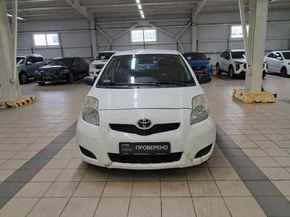 Toyota Yaris II с пробегом 2009 года, цена 375 000 рублей, 179498 км, хэтчбек, Автокод Объявления