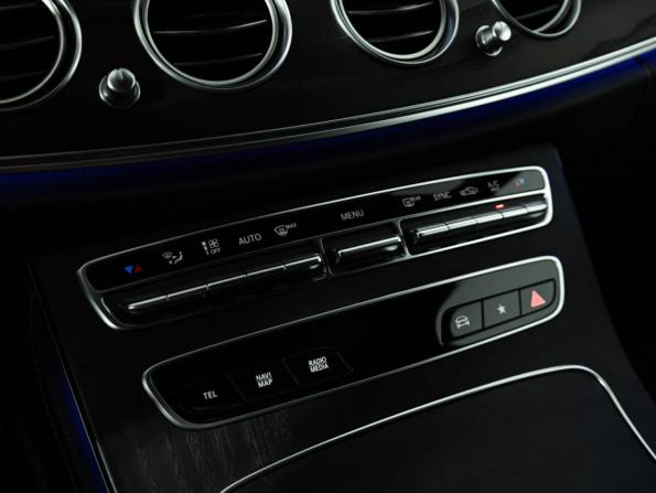 Mercedes-Benz E-Класс V (W213 S213 C238) Рестайлинг с пробегом 2021 года, цена 4 704 980 рублей, 66622 км, седан, Автокод Объявления