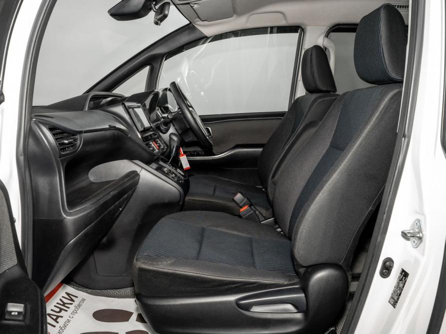 Toyota Noah III (R80) Рестайлинг Иркутск  - изображение 6