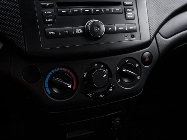 Chevrolet Aveo I Рестайлинг с пробегом 2011 года, цена 377 000 рублей, 118880 км, хэтчбек, Автокод Объявления