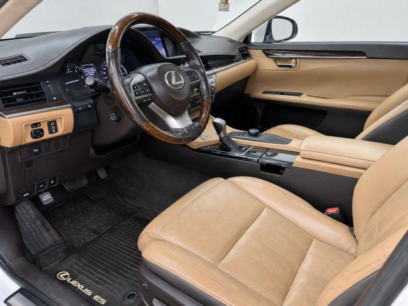 Lexus ES VI Рестайлинг с пробегом 2015 года, цена 1 999 000 рублей, 217673 км, седан, Автокод Объявления