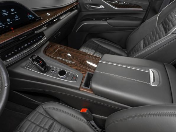 Cadillac Escalade V с пробегом 2023 года, цена 12 400 000 рублей, 17973 км, внедорожник, Автокод Объявления