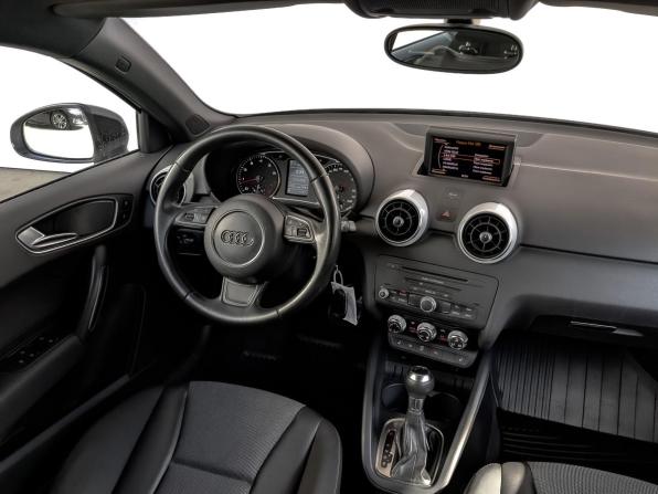 Audi A1 I (8X) с пробегом 2012 года, цена 1 230 000 рублей, 47550 км, хэтчбек, Автокод Объявления
