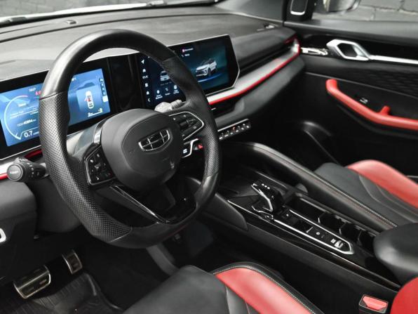 Geely Coolray I Рестайлинг с пробегом 2023 года, цена 2 370 000 рублей, 40625 км, внедорожник, Автокод Объявления