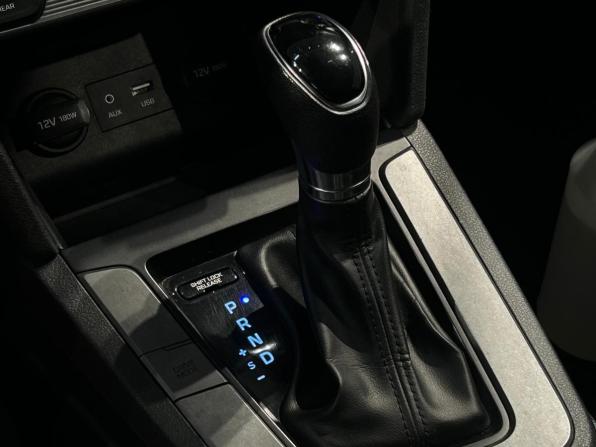 Hyundai Elantra VI (AD) с пробегом 2018 года, цена 1 347 000 рублей, 129282 км, седан, Автокод Объявления