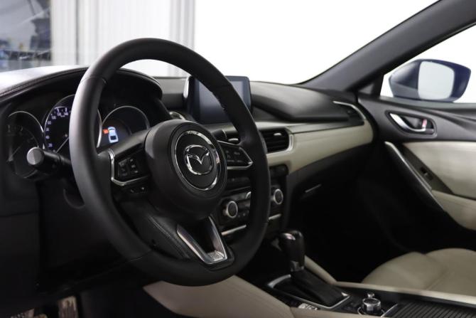 Mazda 6 III (GJ) Рестайлинг с пробегом 2017 года, цена 1 719 990 рублей, 201732 км, седан, Автокод Объявления