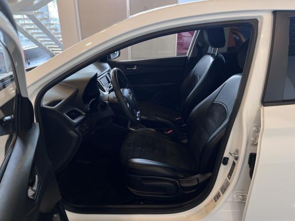 Hyundai Solaris II с пробегом 2019 года, цена 1 525 000 рублей, 114540 км, седан, Автокод Объявления