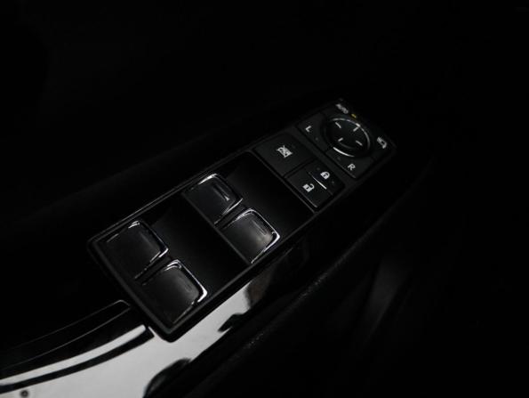 Lexus LX III Рестайлинг 2 с пробегом 2018 года, цена 10 990 000 рублей, 35821 км, внедорожник, Автокод Объявления