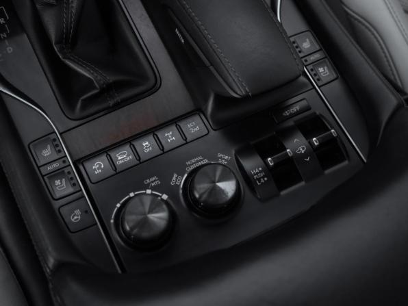 Lexus LX III Рестайлинг 2 с пробегом 2016 года, цена 6 499 000 рублей, 239708 км, внедорожник, Автокод Объявления