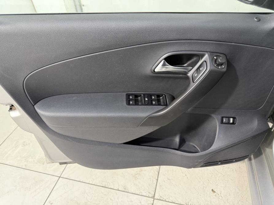 Volkswagen Polo V Рестайлинг Химки  - изображение 17