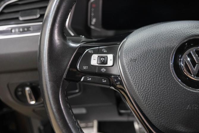 Volkswagen Tiguan II с пробегом 2019 года, цена 3 249 000 рублей, 75917 км, внедорожник, Автокод Объявления