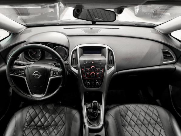 Opel Astra J Рестайлинг с пробегом 2014 года, цена 680 000 рублей, 227001 км, универсал, Автокод Объявления