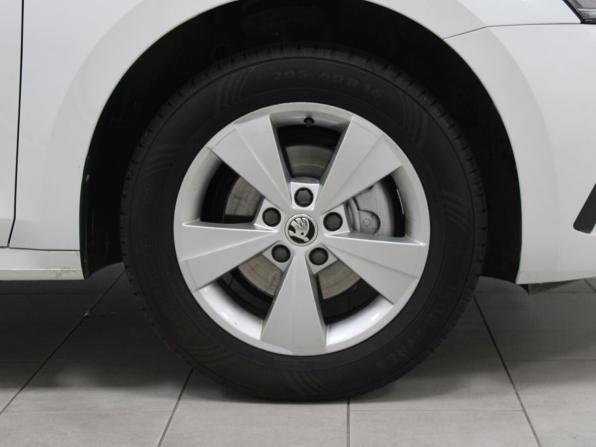 Skoda Octavia IV (A8) с пробегом 2021 года, цена 2 299 900 рублей, 145683 км, лифтбек, Автокод Объявления