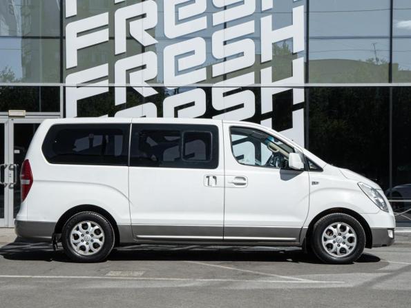 Hyundai H-1 II с пробегом 2015 года, цена 2 650 000 рублей, 218797 км, фургон, Автокод Объявления
