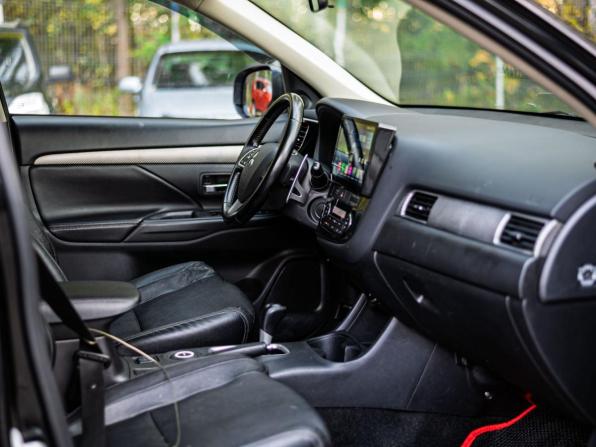Mitsubishi Outlander III Рестайлинг с пробегом 2014 года, цена 1 599 000 рублей, 196848 км, внедорожник, Автокод Объявления