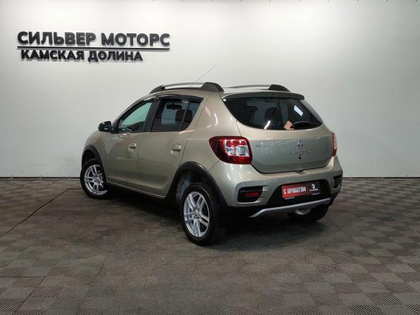 Renault Sandero II с пробегом 2015 года, цена 770 000 рублей, 206780 км, хэтчбек, Автокод Объявления