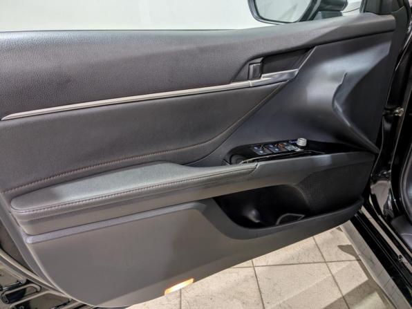 Toyota Camry VIII (XV70) с пробегом 2021 года, цена 2 700 000 рублей, 73230 км, седан, Автокод Объявления