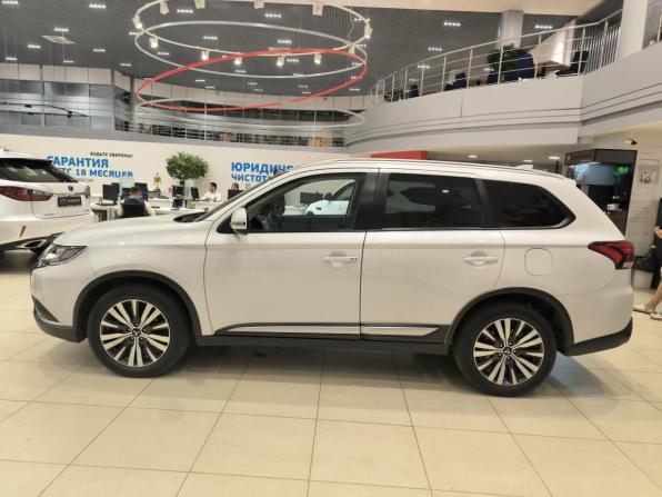 Mitsubishi Outlander III Рестайлинг 3 с пробегом 2020 года, цена 2 650 000 рублей, 46450 км, внедорожник, Автокод Объявления