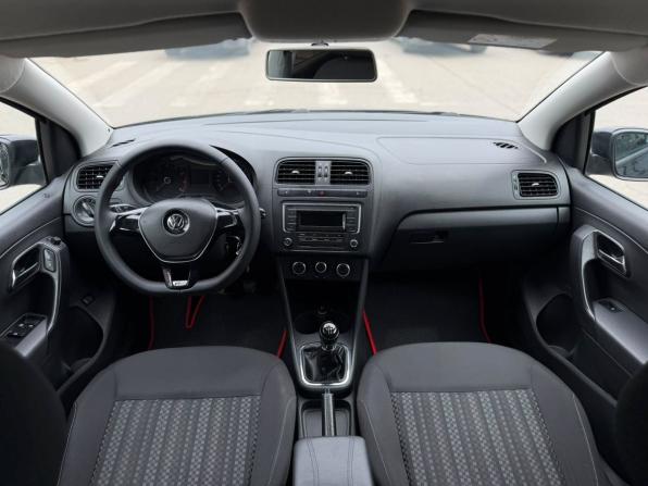 Volkswagen Polo V Рестайлинг с пробегом 2015 года, цена 640 000 рублей, 281978 км, седан, Автокод Объявления