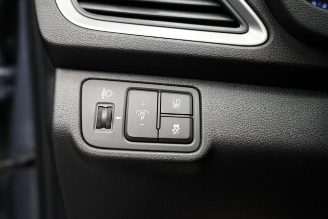 Hyundai Solaris II с пробегом 2017 года, цена 1 270 000 рублей, 149500 км, седан, Автокод Объявления