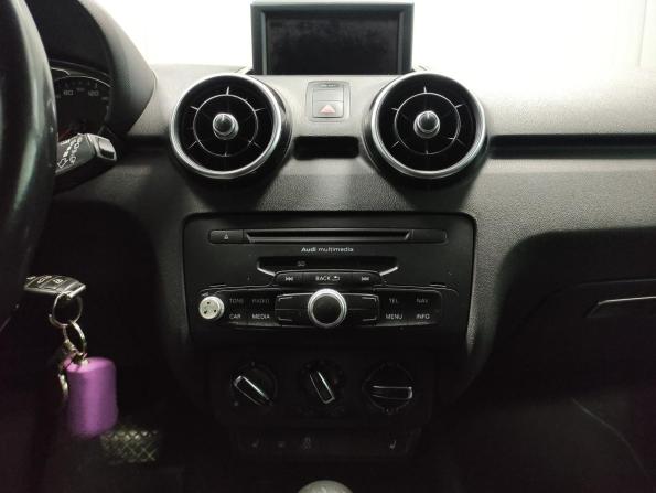 Audi A1 I (8X) с пробегом 2013 года, цена 800 000 рублей, 208582 км, хэтчбек, Автокод Объявления
