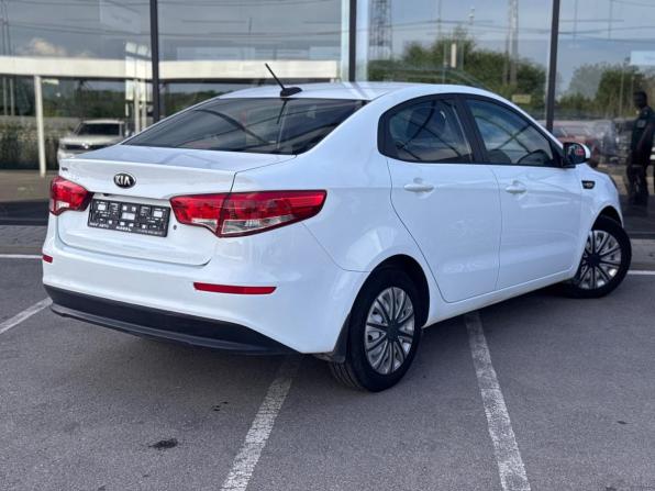 Kia Rio III Рестайлинг с пробегом 2017 года, цена 850 000 рублей, 139000 км, седан, Автокод Объявления