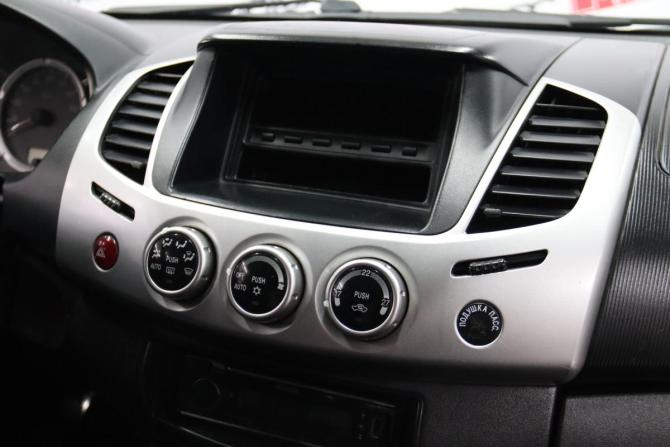 Mitsubishi L200 IV Рестайлинг с пробегом 2014 года, цена 1 525 250 рублей, 296296 км, пикап, Автокод Объявления