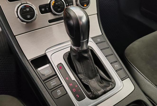 Volkswagen Passat B7 с пробегом 2012 года, цена 1 090 000 рублей, 223073 км, седан, Автокод Объявления
