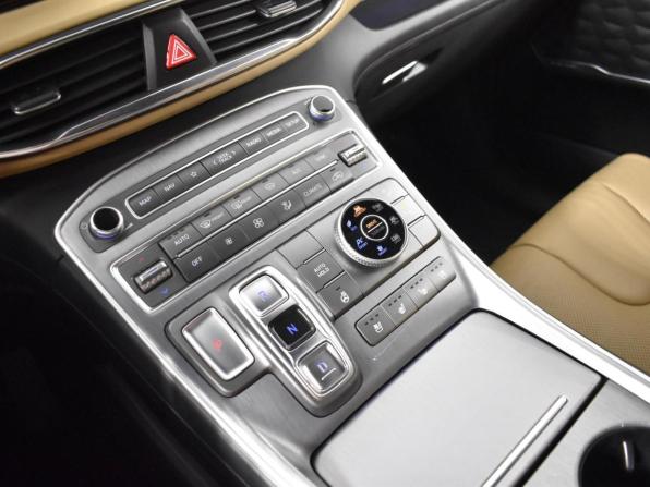 Hyundai Santa Fe IV Рестайлинг с пробегом 2021 года, цена 2 943 100 рублей, 180316 км, внедорожник, Автокод Объявления