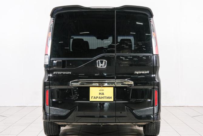 Honda Stepwgn V с пробегом 2016 года, цена 1 999 000 рублей, 89400 км, минивэн, Автокод Объявления