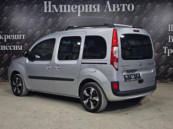 Renault Kangoo II Рестайлинг с пробегом 2020 года, цена 1 530 000 рублей, 122400 км, минивэн, Автокод Объявления